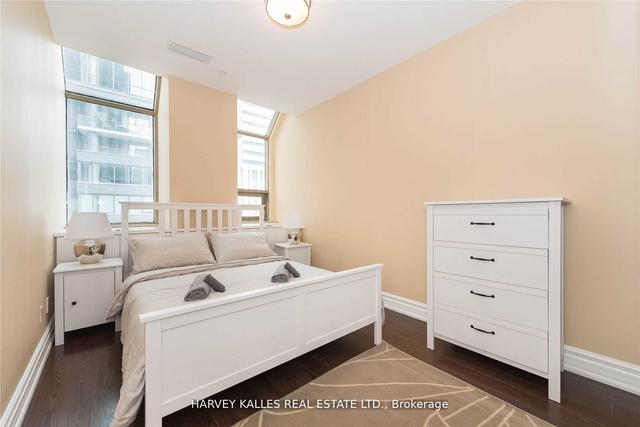302 - 393 King St W, Condo with 2 bedrooms, 2 bathrooms and 1 parking in Toronto ON | Image 18