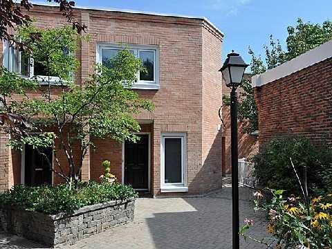 th13 - 390 Wellesley St E, Townhouse with 2 bedrooms, 3 bathrooms and 2 parking in Toronto ON | Image 1