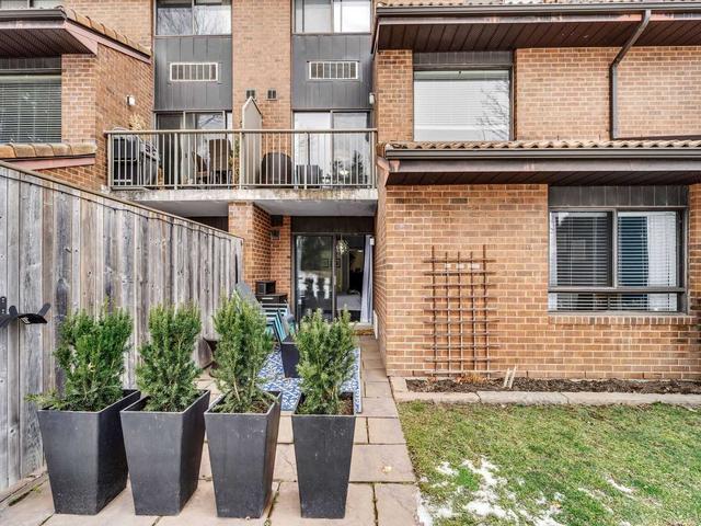205 - 1000 Cedarglen Gate, Condo with 2 bedrooms, 2 bathrooms and 2 parking in Mississauga ON | Image 20