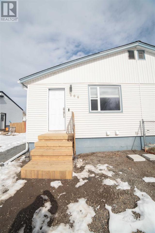 206 Picton Ave, House semidetached with 4 bedrooms, 1 bathrooms and null parking in Thunder Bay ON | Image 35
