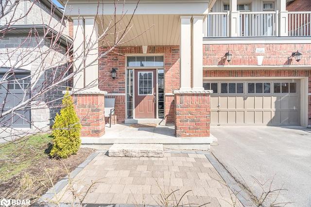 1040 Abram Court, House detached with 3 bedrooms, 2 bathrooms and 4 parking in Innisfil ON | Image 2