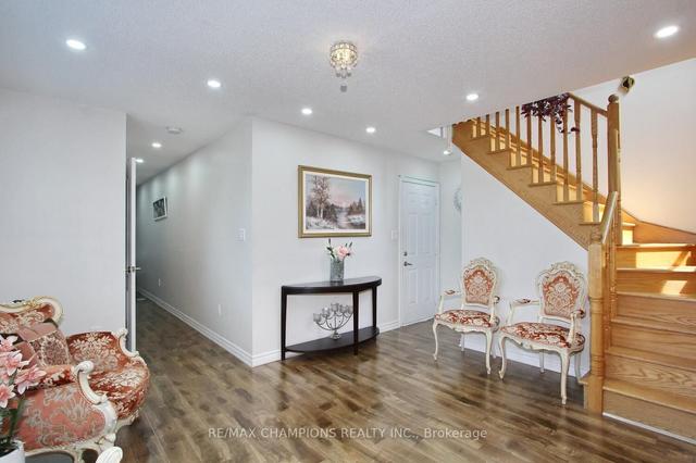 27 City Park Circ, House attached with 3 bedrooms, 4 bathrooms and 2 parking in Vaughan ON | Image 38
