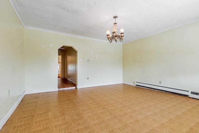 42 Avon Ave, House detached with 2 bedrooms, 1 bathrooms and 3 parking in Toronto ON | Image 23