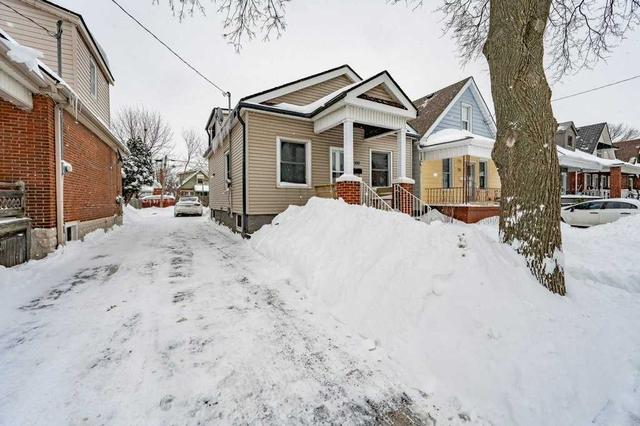 100 Cameron Ave N, House detached with 3 bedrooms, 2 bathrooms and 2 parking in Hamilton ON | Image 12