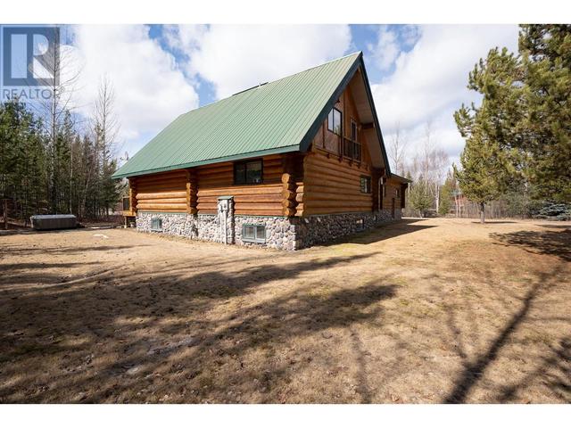 41 Manitoba Drive, House detached with 5 bedrooms, 3 bathrooms and null parking in Mackenzie BC | Image 6