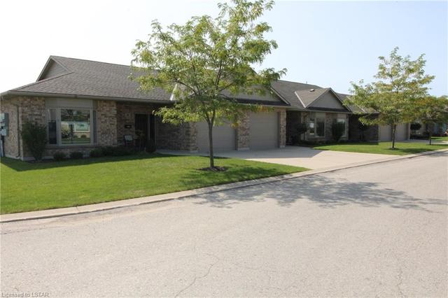 47 - 5969 Townsend Line, House attached with 2 bedrooms, 2 bathrooms and null parking in Lambton Shores ON | Image 2