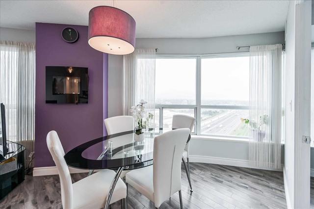 2903 - 38 Lee Centre Dr, Condo with 2 bedrooms, 2 bathrooms and 1 parking in Toronto ON | Image 3