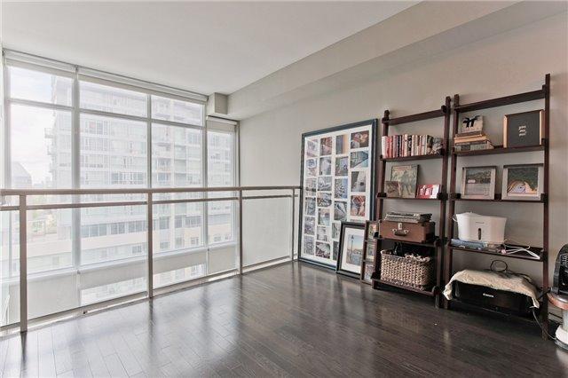 lph 12 - 21 Nelson St, Condo with 1 bedrooms, 2 bathrooms and 1 parking in Toronto ON | Image 18