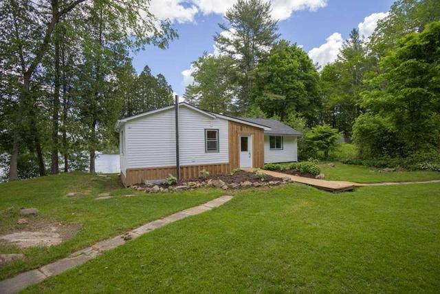 1028 Hamilton Lane, House detached with 3 bedrooms, 1 bathrooms and 5.5 parking in South Frontenac ON | Image 23