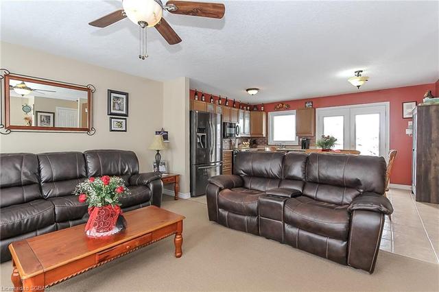 212 Aspen Ridge Drive, House detached with 3 bedrooms, 2 bathrooms and 4 parking in Clearview ON | Image 7
