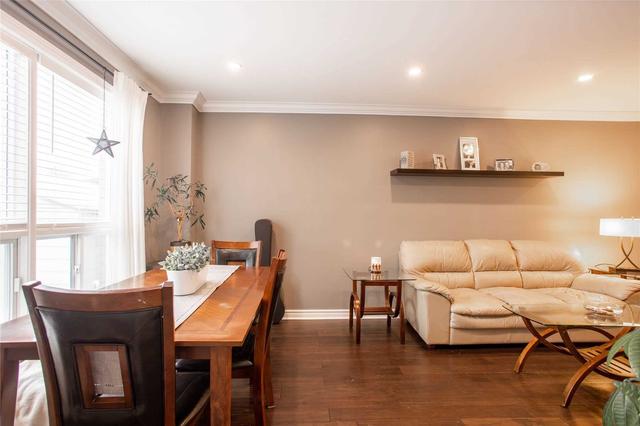 45 Delaney Cres, House detached with 3 bedrooms, 3 bathrooms and 5 parking in Barrie ON | Image 3