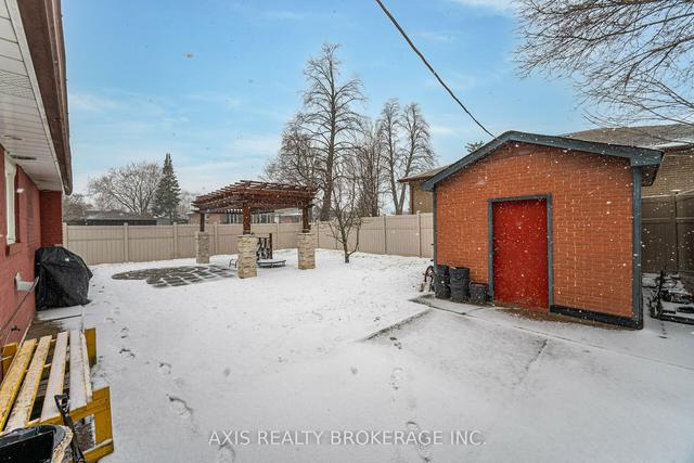 6 Dorward Dr, House detached with 3 bedrooms, 2 bathrooms and 5 parking in Toronto ON | Image 11