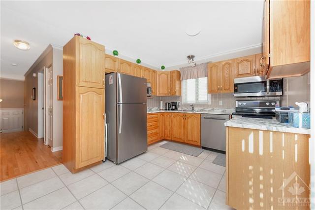 1681 Toulouse Drive, House detached with 2 bedrooms, 2 bathrooms and 3 parking in Ottawa ON | Image 10
