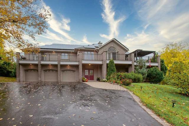 306 Woodward Ave, House detached with 3 bedrooms, 4 bathrooms and 11 parking in Milton ON | Image 1