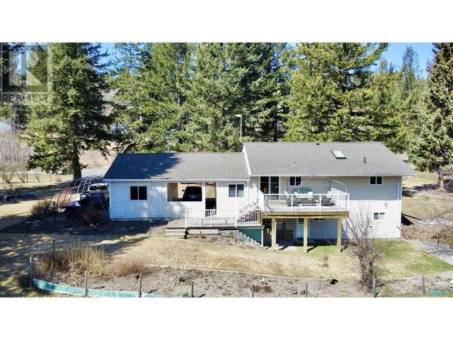 5459 Kennedy Road, House detached with 4 bedrooms, 2 bathrooms and null parking in Cariboo H BC | Image 2