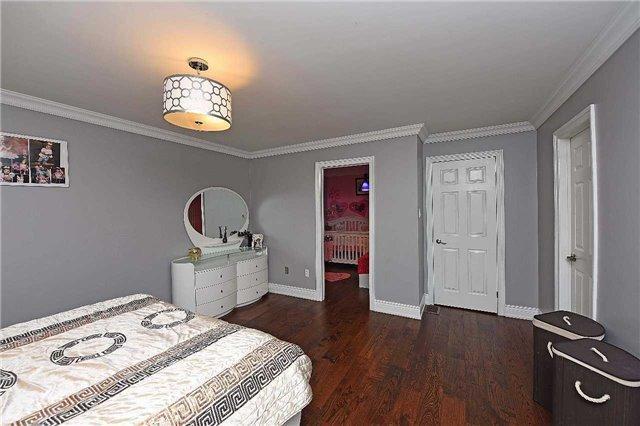 5367 Segriff Dr, House detached with 4 bedrooms, 4 bathrooms and 2 parking in Mississauga ON | Image 15