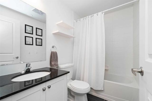 867 Wilson Ave, Townhouse with 1 bedrooms, 2 bathrooms and 1 parking in Toronto ON | Image 4