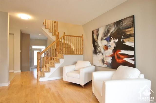 1132 Tischart Crescent, Townhouse with 3 bedrooms, 3 bathrooms and 3 parking in Ottawa ON | Image 8