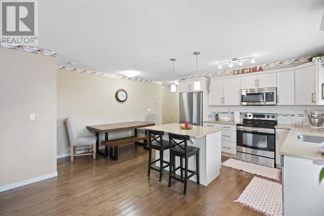 201, - 304 Cranberry Park Se, Condo with 2 bedrooms, 2 bathrooms and 1 parking in Calgary AB | Image 5