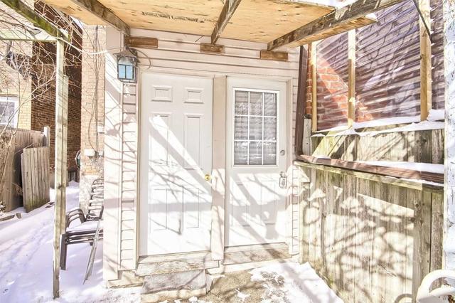 823 Dupont St, House semidetached with 3 bedrooms, 3 bathrooms and 0 parking in Toronto ON | Image 9
