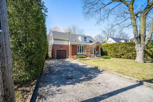 42 Chestnut Hills Pkwy, House detached with 3 bedrooms, 2 bathrooms and 4 parking in Toronto ON | Image 12