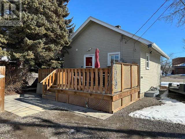 4906 51 Avenue, House detached with 1 bedrooms, 1 bathrooms and 7 parking in Olds AB | Image 2