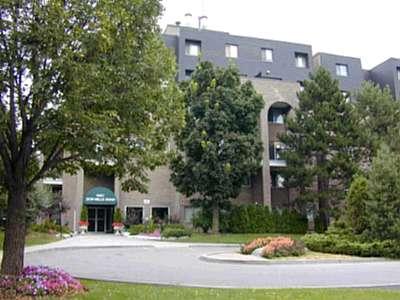 122 - 4001 Don Mills Rd, Townhouse with 2 bedrooms, 2 bathrooms and 1 parking in Toronto ON | Image 1