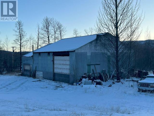 1725 W Highway 16, House detached with 2 bedrooms, 1 bathrooms and null parking in Burns Lake BC | Image 14