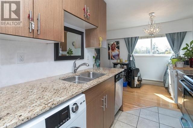 405 - 3800 Quadra St, Condo with 2 bedrooms, 1 bathrooms and 1 parking in Saanich BC | Image 9