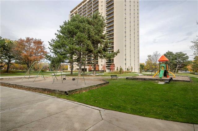 2010 - 812 Burnhamthorpe Rd, Condo with 3 bedrooms, 2 bathrooms and 1 parking in Toronto ON | Image 19
