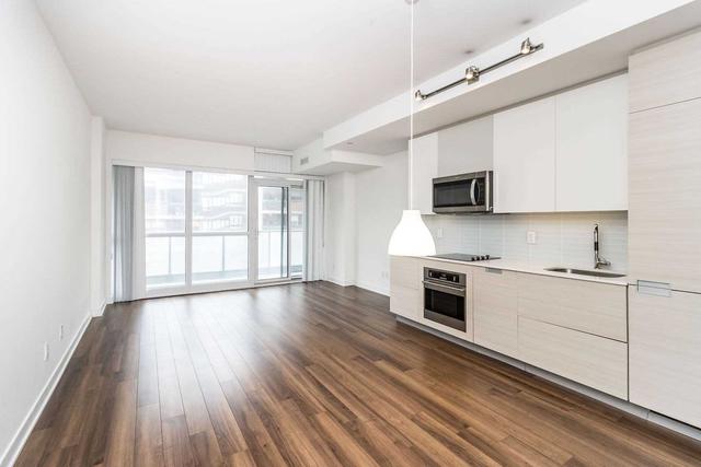 707 - 210 Simcoe St, Condo with 1 bedrooms, 1 bathrooms and 0 parking in Toronto ON | Image 2