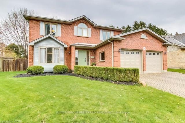 38 Bassenthwaite Cres, House detached with 3 bedrooms, 4 bathrooms and 4 parking in London ON | Image 1