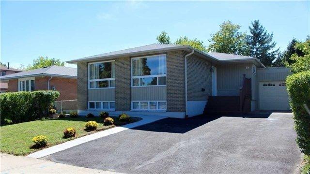 Upper - 17 Gable Dr, House detached with 3 bedrooms, 1 bathrooms and 1 parking in Brampton ON | Image 2