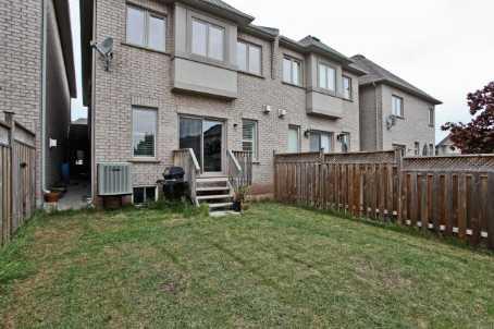 2448 Presquile Dr, House attached with 3 bedrooms, 3 bathrooms and 2 parking in Oakville ON | Image 9
