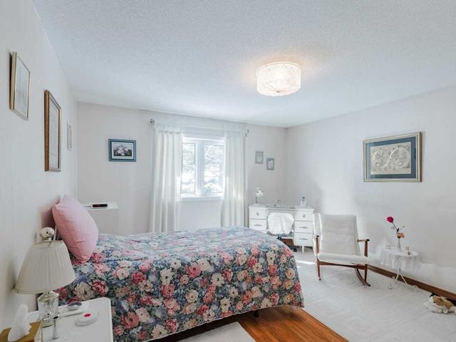 1 Balsam Crt, House detached with 2 bedrooms, 2 bathrooms and 3 parking in New Tecumseth ON | Image 4
