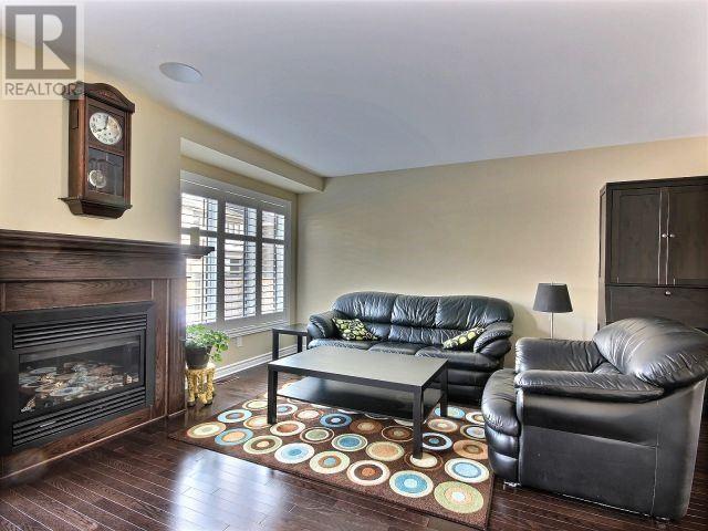 617 Petrichor Cres, House attached with 3 bedrooms, 4 bathrooms and 2 parking in Ottawa ON | Image 6