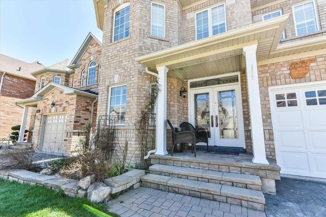 234 Bussel Cres, House detached with 4 bedrooms, 4 bathrooms and 2 parking in Milton ON | Image 2