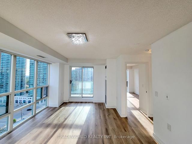 1611 - 22 Olive Ave, Condo with 1 bedrooms, 1 bathrooms and 1 parking in Toronto ON | Image 4