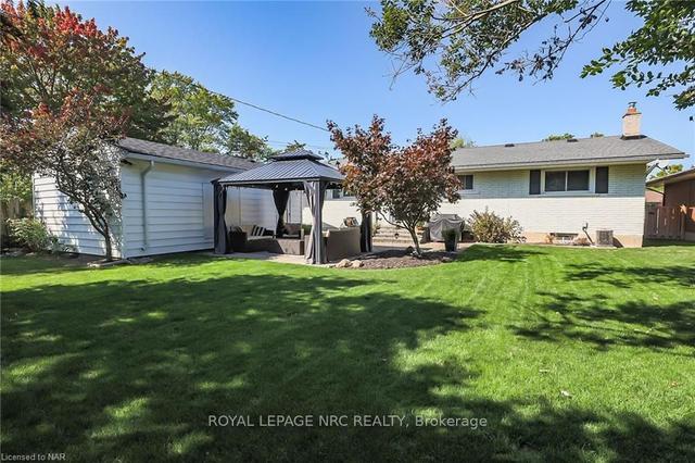 8321 Breadner Cres, House detached with 3 bedrooms, 2 bathrooms and 3 parking in Niagara Falls ON | Image 24