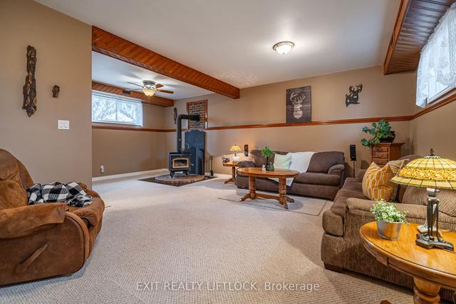 219 Corbett Dr, House detached with 3 bedrooms, 2 bathrooms and 5 parking in Kawartha Lakes ON | Image 8