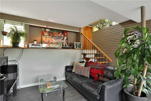 317 Gardenview Dr, House detached with 3 bedrooms, 1 bathrooms and 5 parking in Burlington ON | Image 5
