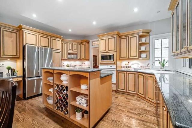 1354 Lochlin Tr, House detached with 4 bedrooms, 5 bathrooms and 10 parking in Mississauga ON | Image 5