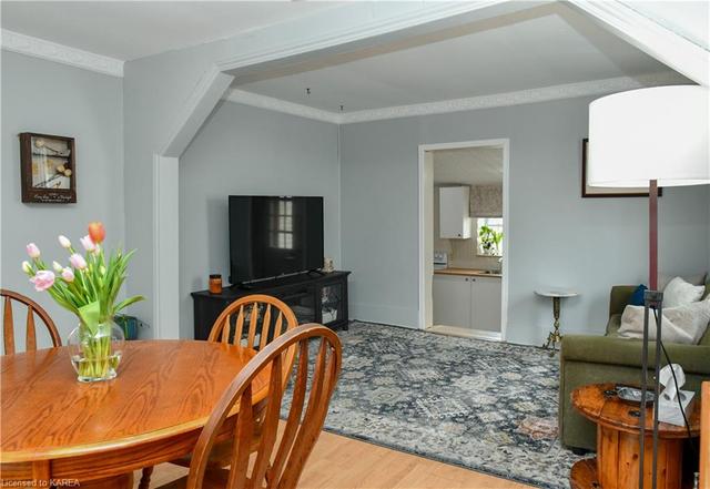 215 Brock Street, House detached with 2 bedrooms, 1 bathrooms and 2 parking in Gananoque ON | Image 25