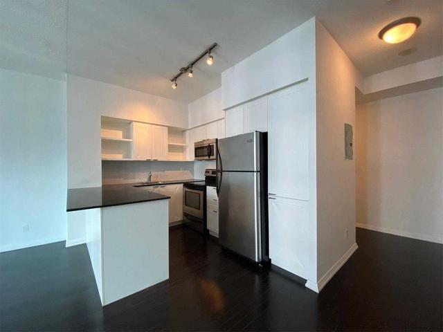 706 - 35 Hayden St, Condo with 1 bedrooms, 1 bathrooms and 0 parking in Toronto ON | Image 3