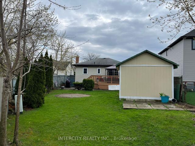 70 Tunis St, House detached with 3 bedrooms, 2 bathrooms and 3 parking in St. Catharines ON | Image 11