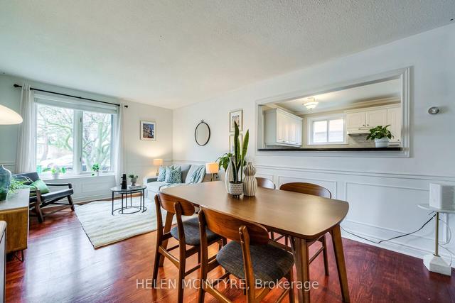 10 Humheller Rd, House detached with 2 bedrooms, 2 bathrooms and 5 parking in Toronto ON | Image 4