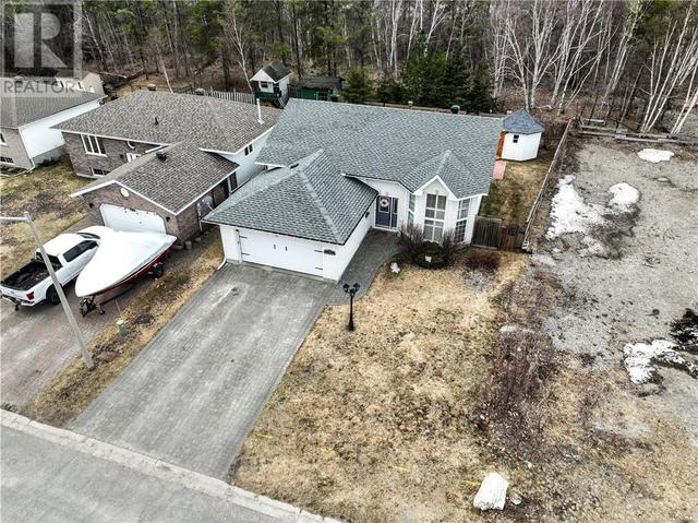 15 Oak Street, House detached with 3 bedrooms, 2 bathrooms and null parking in Greater Sudbury ON | Image 36