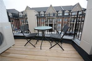 04-03 - 2420 Baronwood Dr, Townhouse with 2 bedrooms, 3 bathrooms and 1 parking in Oakville ON | Image 4