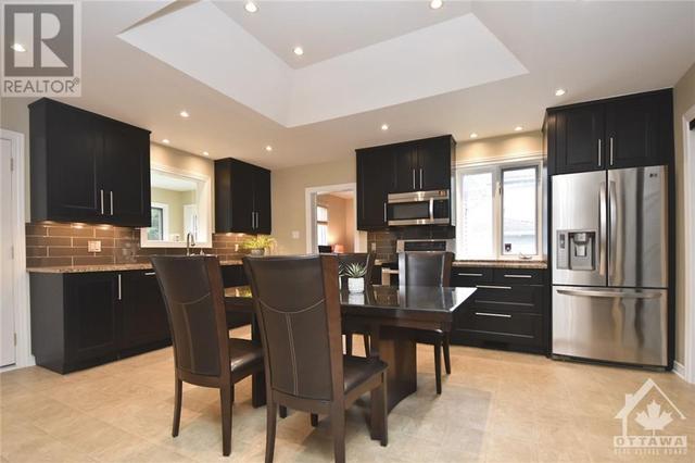 466 Hilson Avenue, House detached with 4 bedrooms, 2 bathrooms and 7 parking in Ottawa ON | Image 8