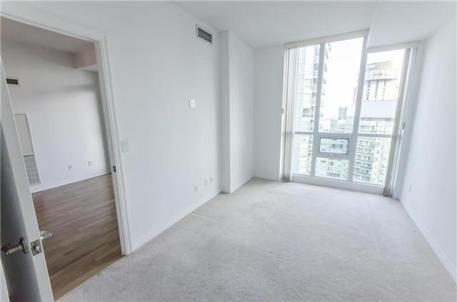 2706 - 12 Yonge St, Condo with 2 bedrooms, 2 bathrooms and null parking in Toronto ON | Image 6